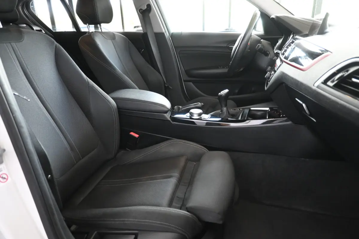 116i Sport Cima Navigatie Pdc Cruise Control LED Stoelverwarming Inruil Mogelijk!