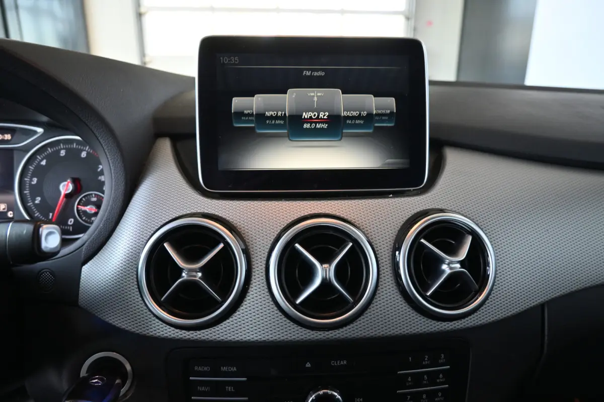 180 Ambition Automaat Cruise Airco Navigatie Trekhaak Panoramdak 1e Eigenaar Inruil Mogelijk!