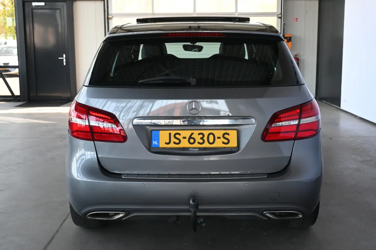 180 Ambition Automaat Cruise Airco Navigatie Trekhaak Panoramdak 1e Eigenaar Inruil Mogelijk!