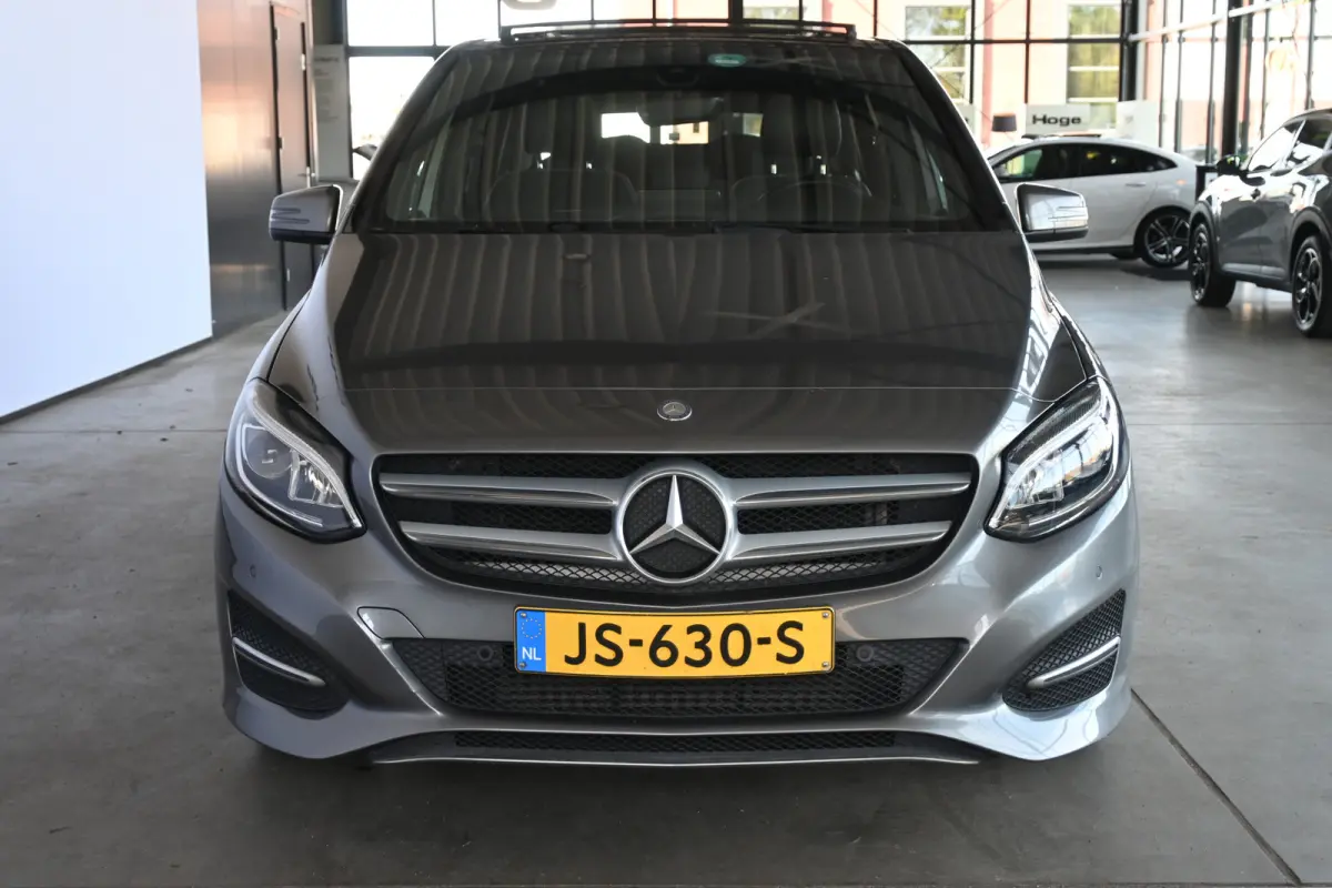 180 Ambition Automaat Cruise Airco Navigatie Trekhaak Panoramdak 1e Eigenaar Inruil Mogelijk!