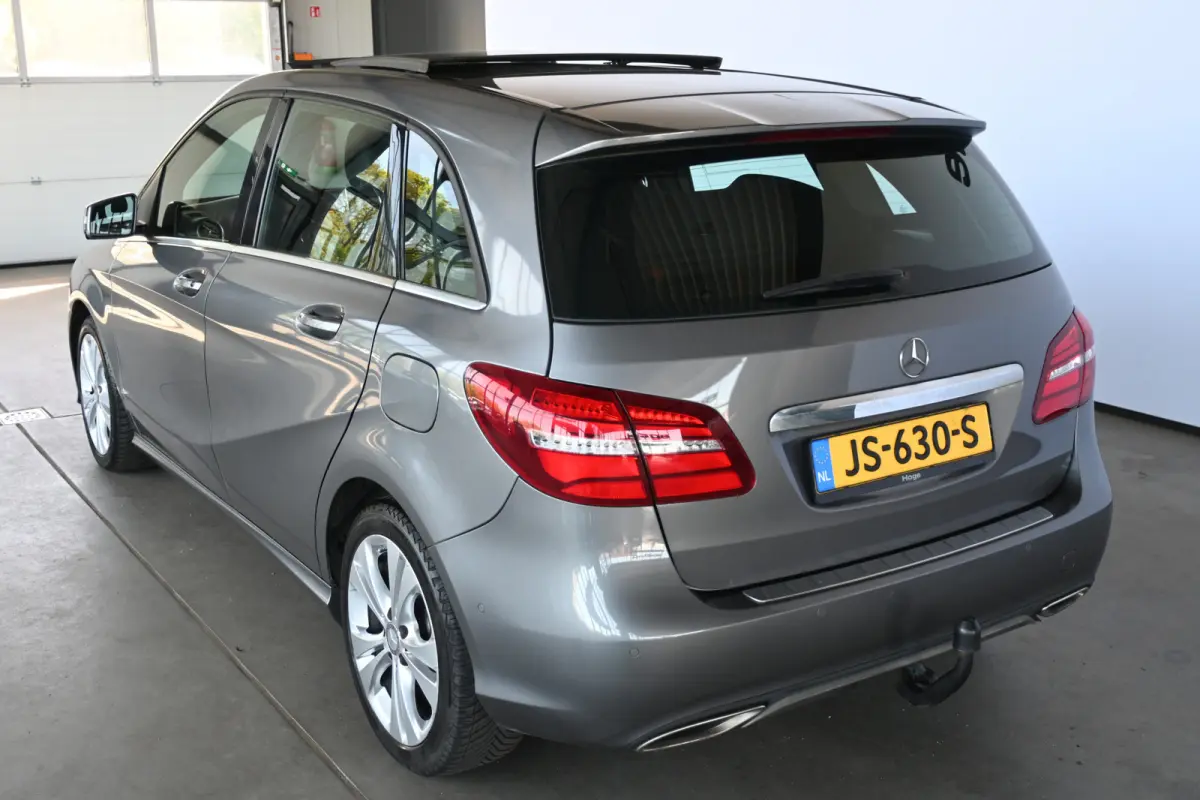 180 Ambition Automaat Cruise Airco Navigatie Trekhaak Panoramdak 1e Eigenaar Inruil Mogelijk!