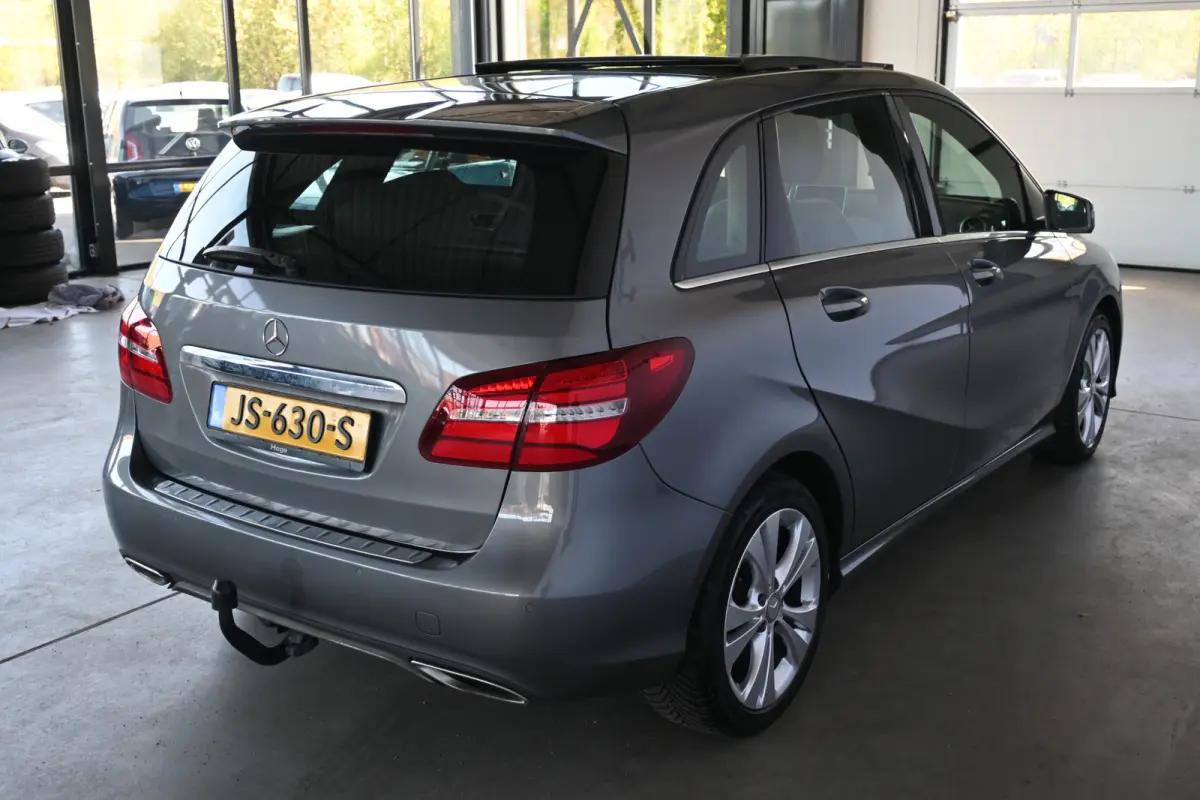 180 Ambition Automaat Cruise Airco Navigatie Trekhaak Panoramdak 1e Eigenaar Inruil Mogelijk!