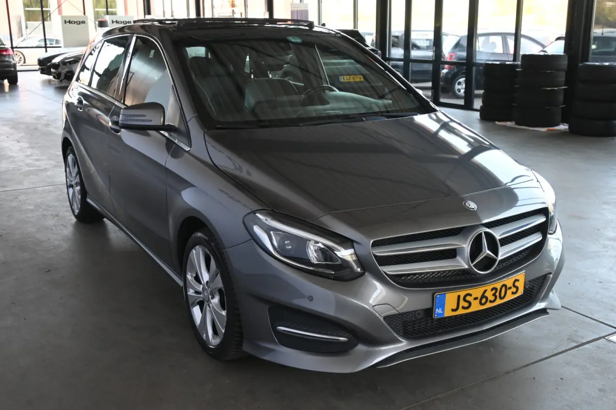 180 Ambition Automaat Cruise Airco Navigatie Trekhaak Panoramdak 1e Eigenaar Inruil Mogelijk!
