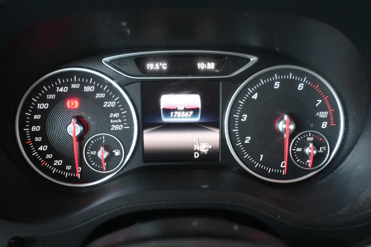 180 Ambition Automaat Cruise Airco Navigatie Trekhaak Panoramdak 1e Eigenaar Inruil Mogelijk!
