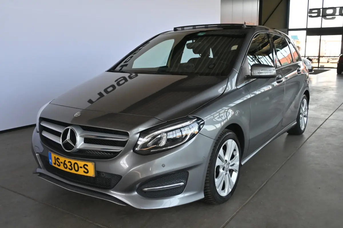 180 Ambition Automaat Cruise Airco Navigatie Trekhaak Panoramdak 1e Eigenaar Inruil Mogelijk!