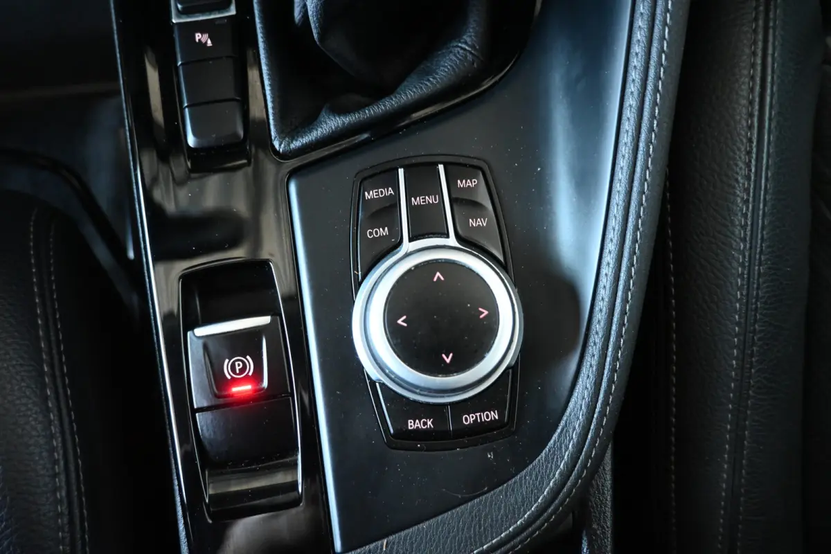 sDrive16d High Executive M-Sport Edition Clima Navigatie Head-Up Rijklaarprijs Inruil Mogelijk!