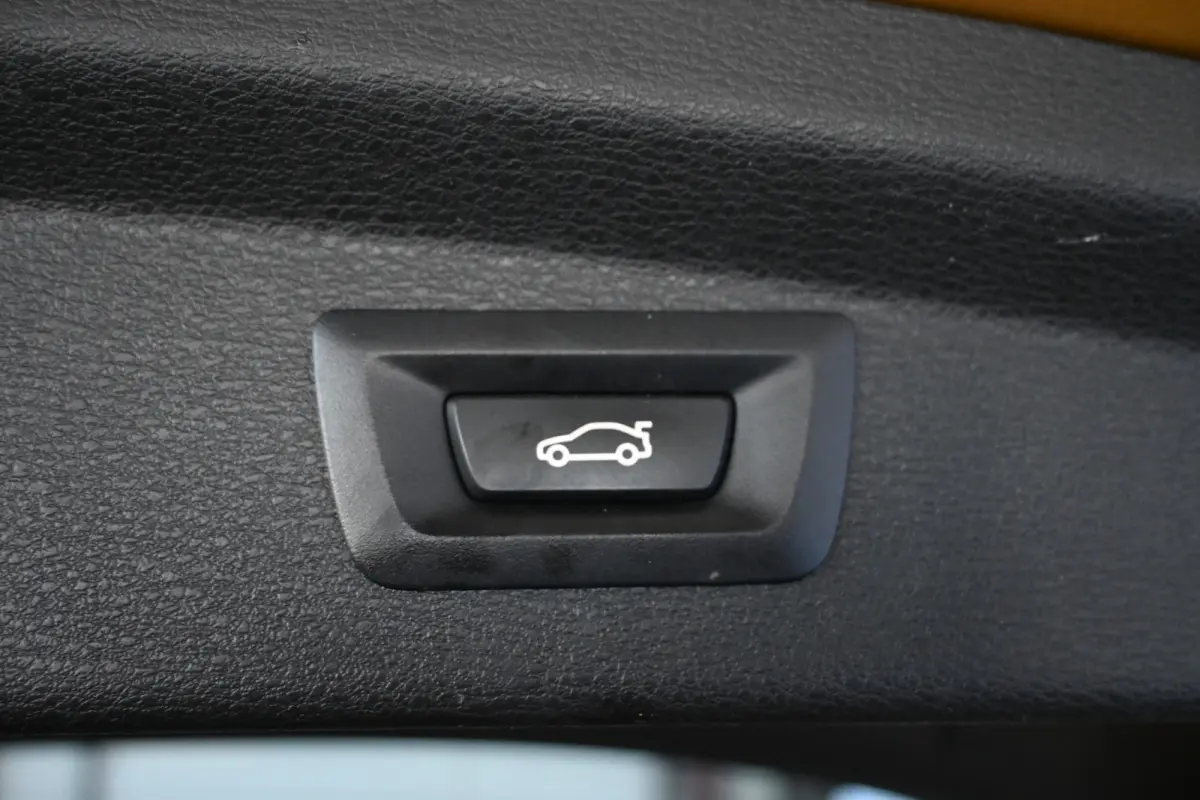 sDrive16d High Executive M-Sport Edition Clima Navigatie Head-Up Rijklaarprijs Inruil Mogelijk!