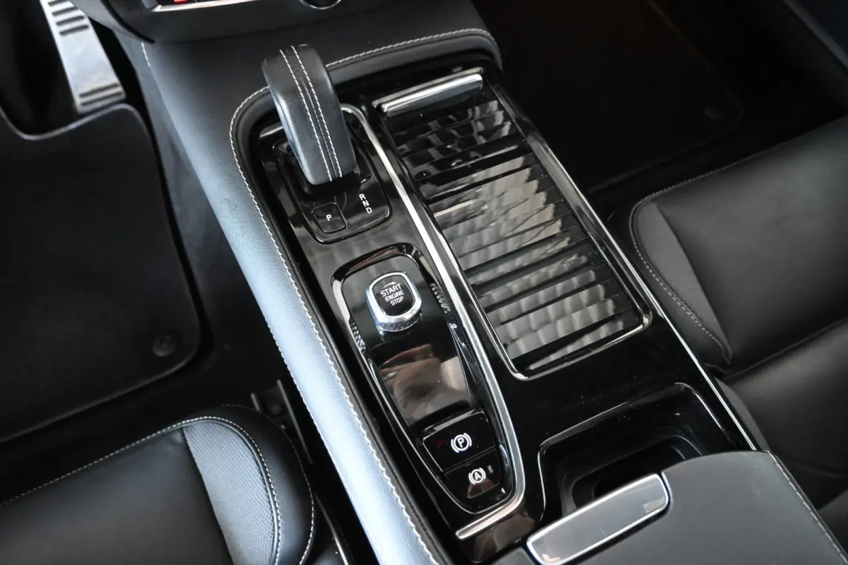2.0 T8 Plug-in hybrid AWD Plus Bright SOH 98% Panoramdak Stoelverwarming Carplay Led Adaptieve Cruise Clima Lane Assist Camera 100% Onderhouden! Inruil Mogelijk!