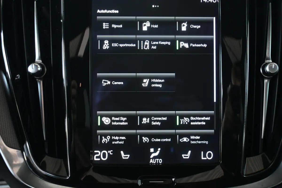 2.0 T8 Plug-in hybrid AWD Plus Bright SOH 98% Panoramdak Stoelverwarming Carplay Led Adaptieve Cruise Clima Lane Assist Camera 100% Onderhouden! Inruil Mogelijk!