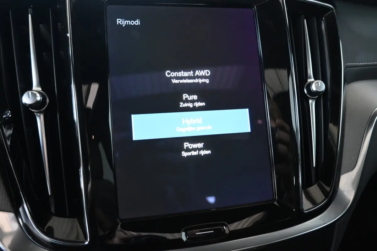 2.0 T8 Plug-in hybrid AWD Plus Bright SOH 98% Panoramdak Stoelverwarming Carplay Led Adaptieve Cruise Clima Lane Assist Camera 100% Onderhouden! Inruil Mogelijk!