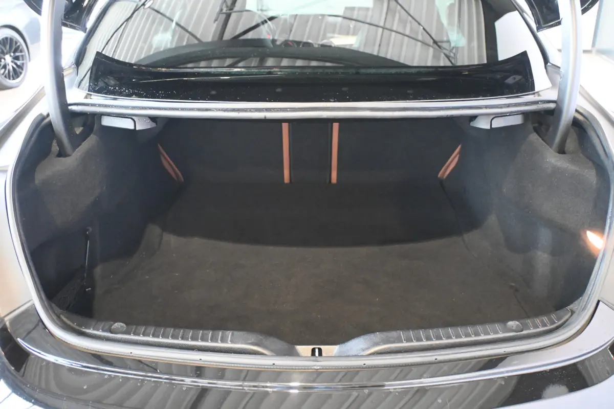 220 d Edition 1 Automaat Clima Navigatie Leder Stoelverwarming Rijklaarprijs Inruil Mogelijk!