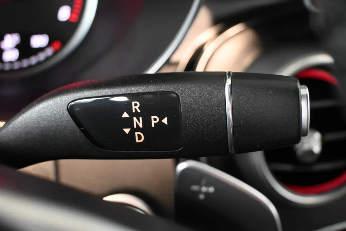 220 d Edition 1 Automaat Clima Navigatie Leder Stoelverwarming Rijklaarprijs Inruil Mogelijk!