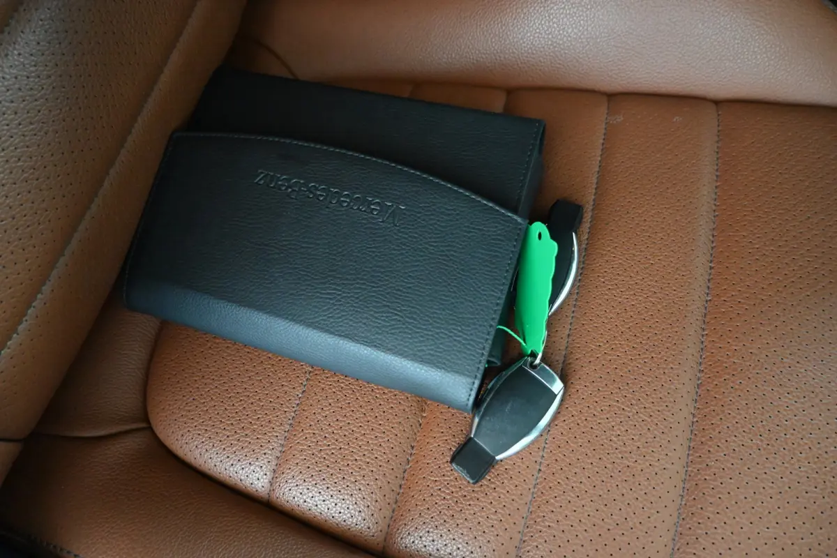220 d Edition 1 Automaat Clima Navigatie Leder Stoelverwarming Rijklaarprijs Inruil Mogelijk!