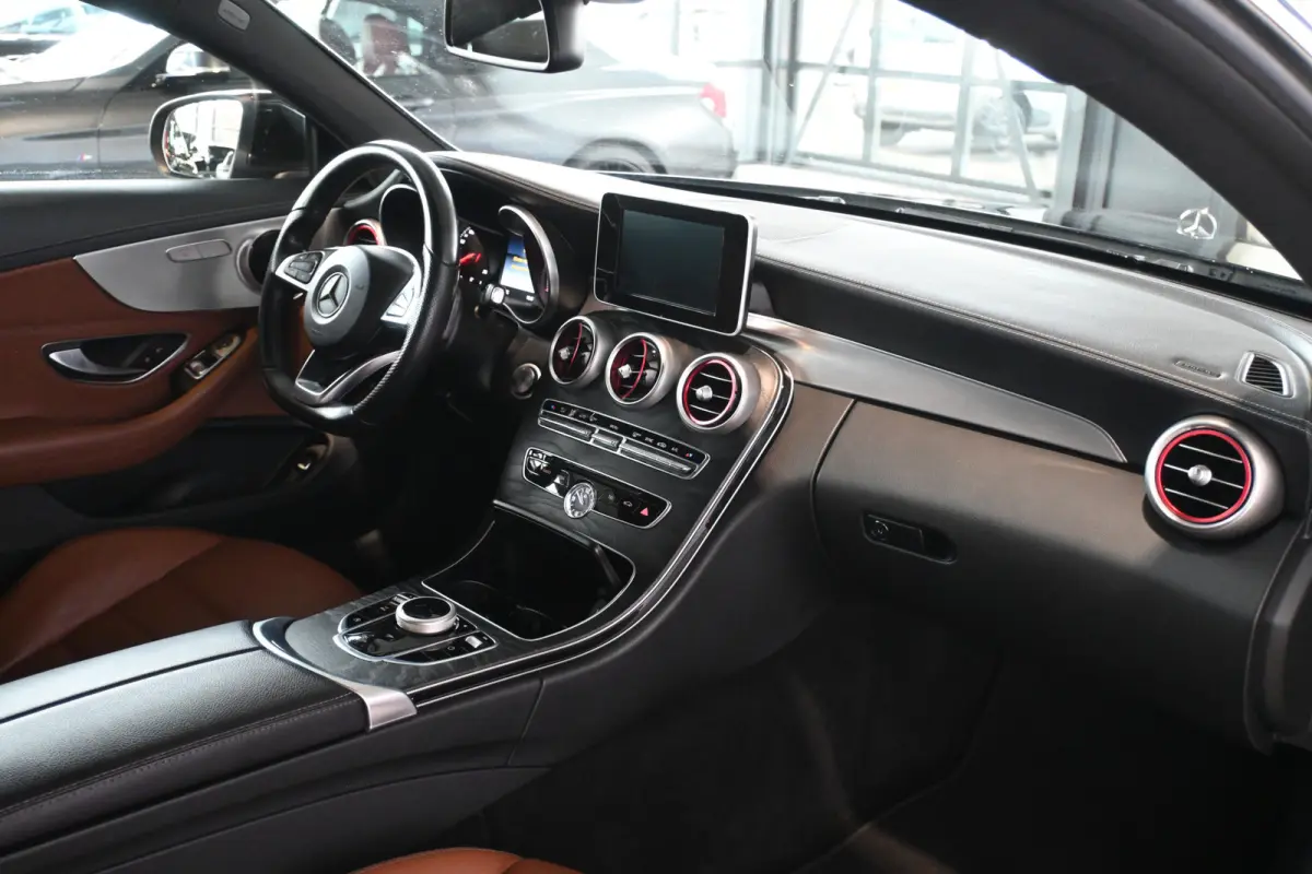 220 d Edition 1 Automaat Clima Navigatie Leder Stoelverwarming Rijklaarprijs Inruil Mogelijk!
