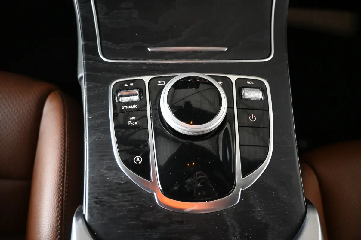 220 d Edition 1 Automaat Clima Navigatie Leder Stoelverwarming Rijklaarprijs Inruil Mogelijk!