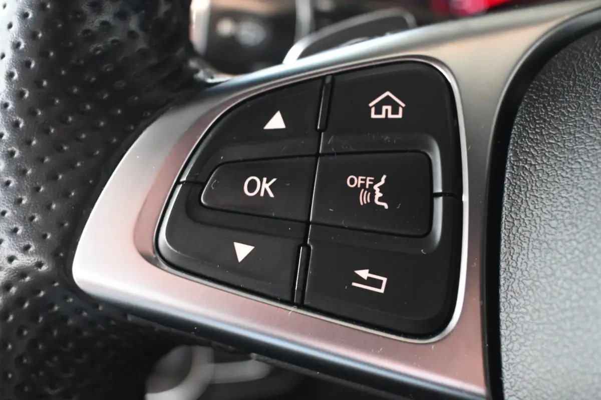 220 d Edition 1 Automaat Clima Navigatie Leder Stoelverwarming Rijklaarprijs Inruil Mogelijk!