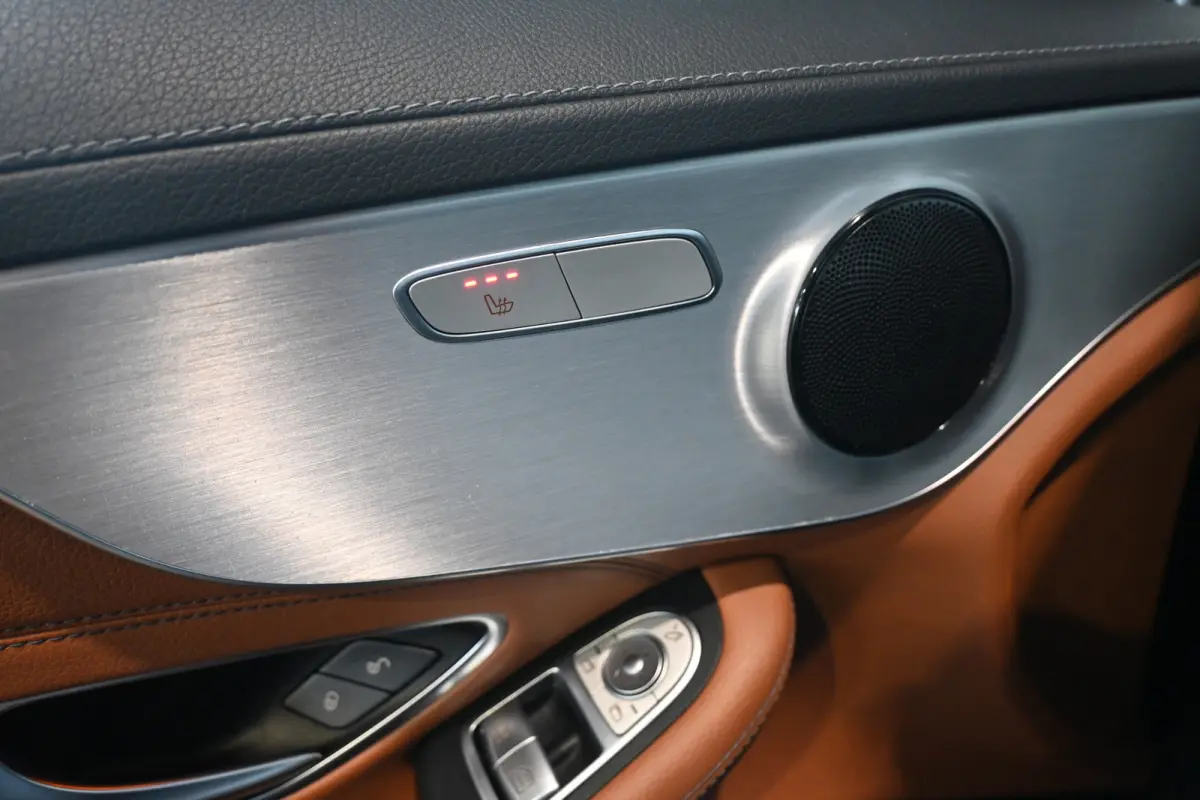 220 d Edition 1 Automaat Clima Navigatie Leder Stoelverwarming Rijklaarprijs Inruil Mogelijk!