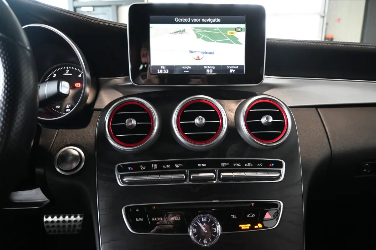 220 d Edition 1 Automaat Clima Navigatie Leder Stoelverwarming Rijklaarprijs Inruil Mogelijk!