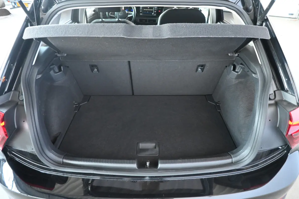 1.0 TSI Life Facelift! Airco Apple CarPlay Virtual Cruise Control 1e Eigenaar! Inruil Mogelijk!