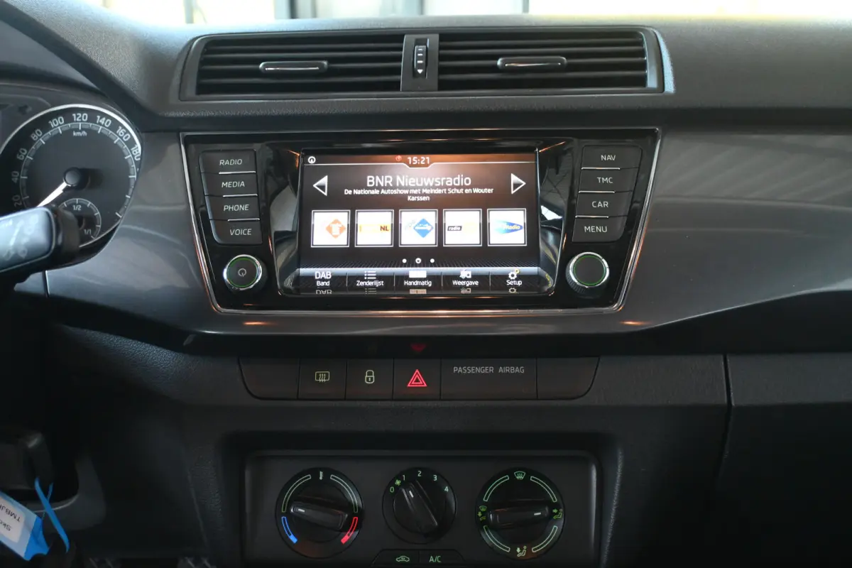 1.0 TSI Business Edition Airco Navigatie LED Cruise Control 1e Eigenaar Rijklaarprijs! Inruil Mogelijk!
