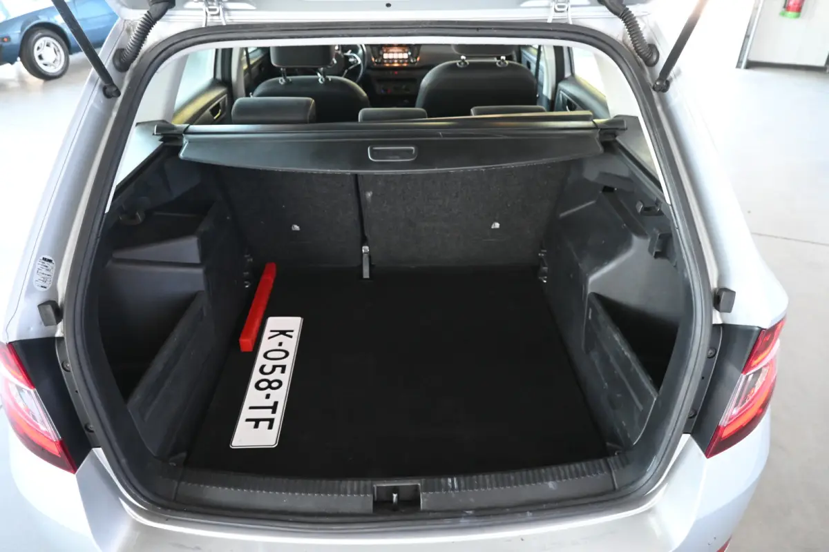 1.0 TSI Business Edition Airco Navigatie LED Cruise Control 1e Eigenaar Rijklaarprijs! Inruil Mogelijk!