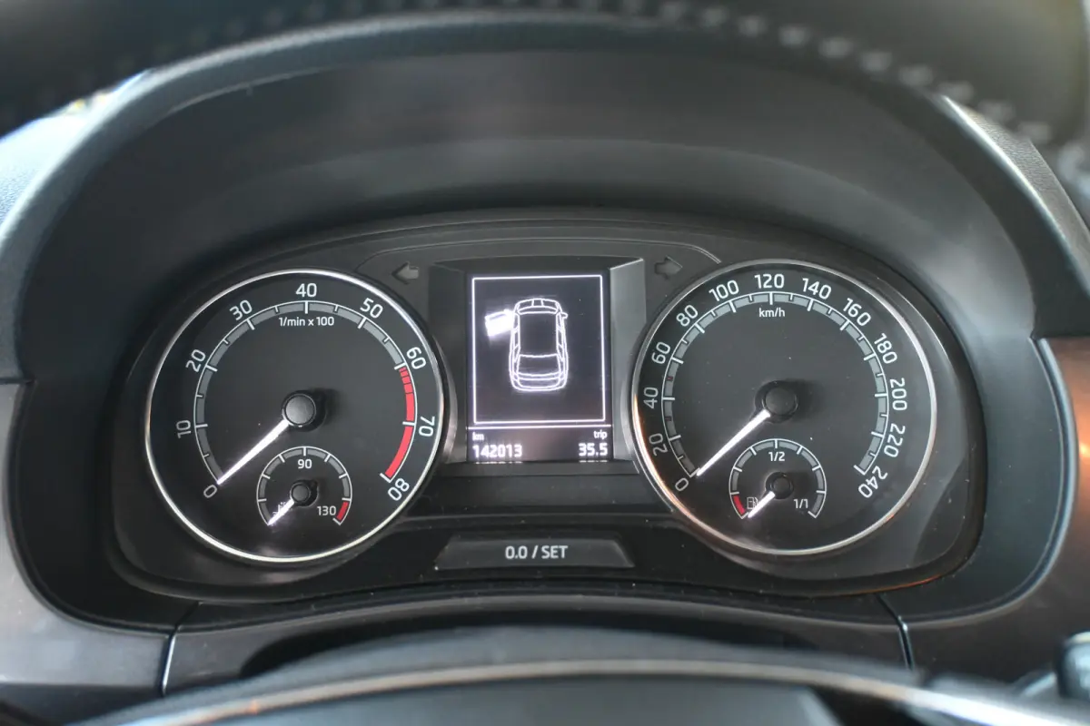 1.0 TSI Business Edition Airco Navigatie LED Cruise Control 1e Eigenaar Rijklaarprijs! Inruil Mogelijk!