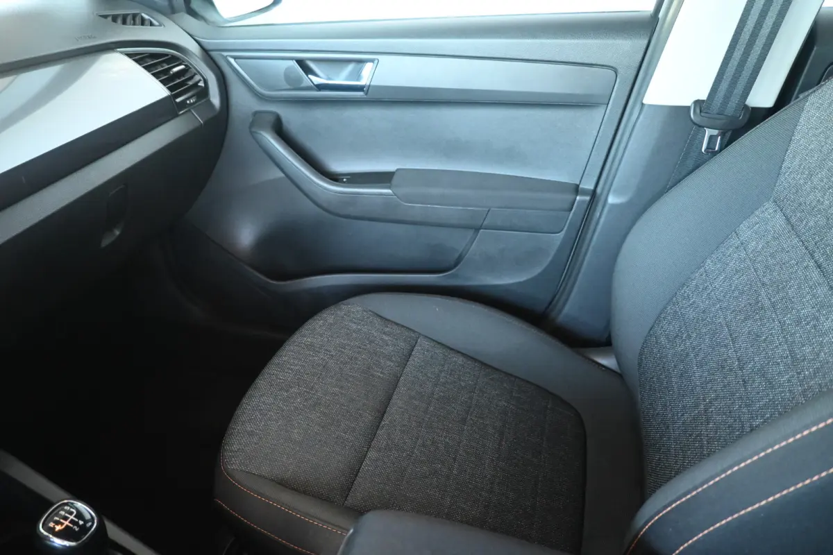 1.0 TSI Business Edition Airco Navigatie LED Cruise Control 1e Eigenaar Rijklaarprijs! Inruil Mogelijk!