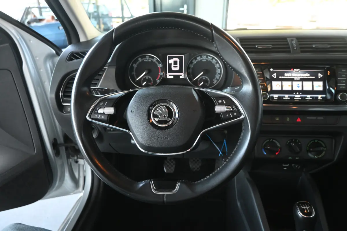 1.0 TSI Business Edition Airco Navigatie LED Cruise Control 1e Eigenaar Rijklaarprijs! Inruil Mogelijk!