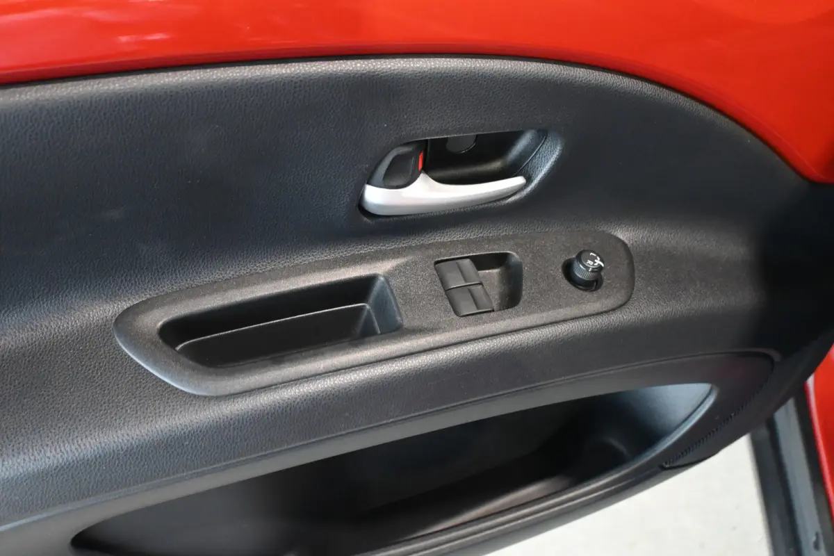 1.0 VVT-i MT Play Clima Carplay Panoramadak Camera LED Rijklaarprijs Inruil Mogelijk!