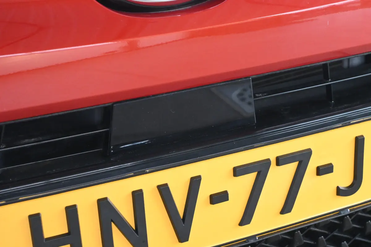1.0 VVT-i MT Play Clima Carplay Panoramadak Camera LED Rijklaarprijs Inruil Mogelijk!