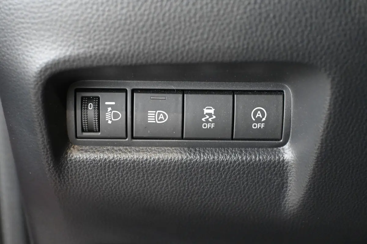 1.0 VVT-i MT Play Clima Carplay Panoramadak Camera LED Rijklaarprijs Inruil Mogelijk!