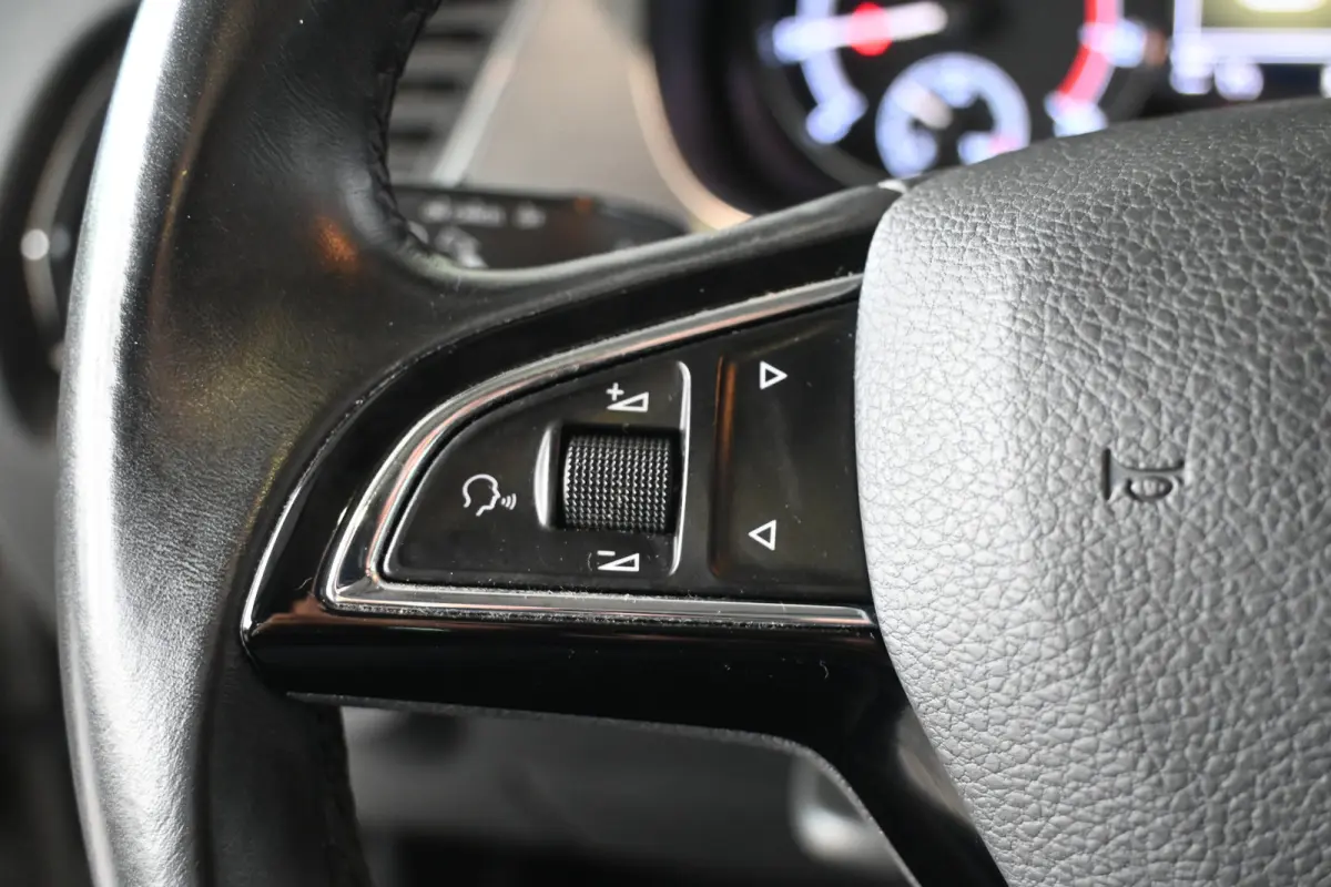 1.0 TSI Clever Clima Navigatie Panoramadak LED Stoelverwarming Rijklaarprijs! Inruil Mogelijk!