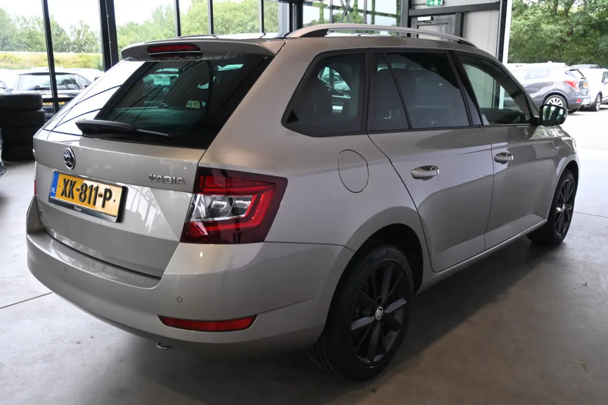 1.0 TSI Clever Clima Navigatie Panoramadak LED Stoelverwarming Rijklaarprijs! Inruil Mogelijk!