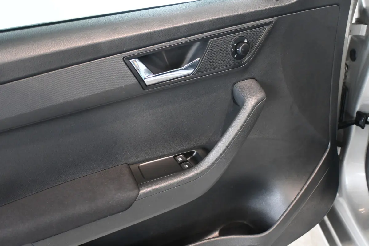 1.0 TSI Clever Clima Navigatie Panoramadak LED Stoelverwarming Rijklaarprijs! Inruil Mogelijk!