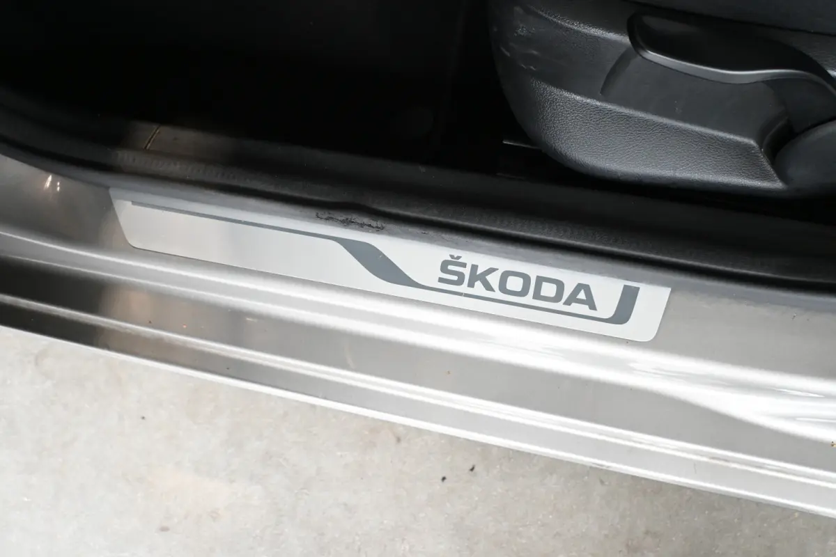 1.0 TSI Clever Clima Navigatie Panoramadak LED Stoelverwarming Rijklaarprijs! Inruil Mogelijk!