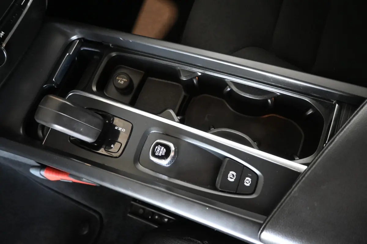2.0 B3 Momentum Advantage Automaat Navigatie Stuur/Stoelverwarming Inruil Mogelijk!