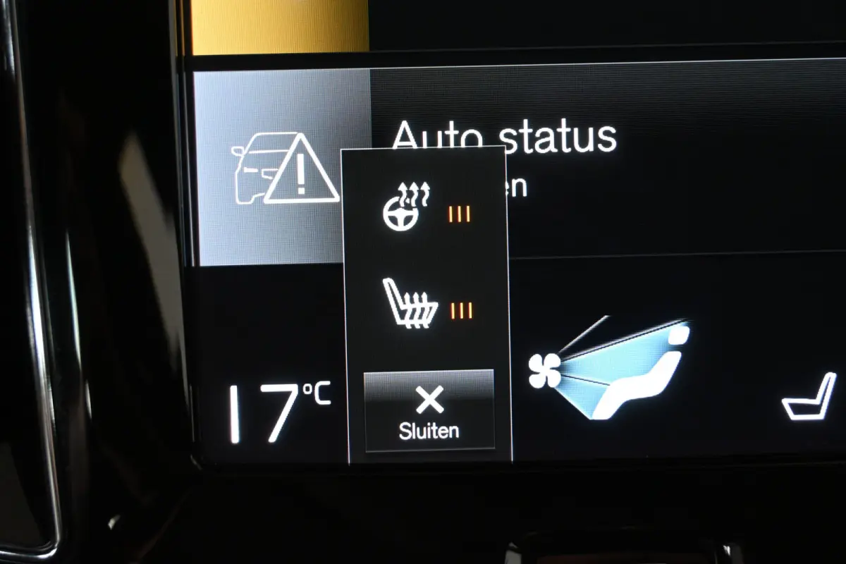 2.0 B3 Momentum Advantage Automaat Navigatie Stuur/Stoelverwarming Inruil Mogelijk!