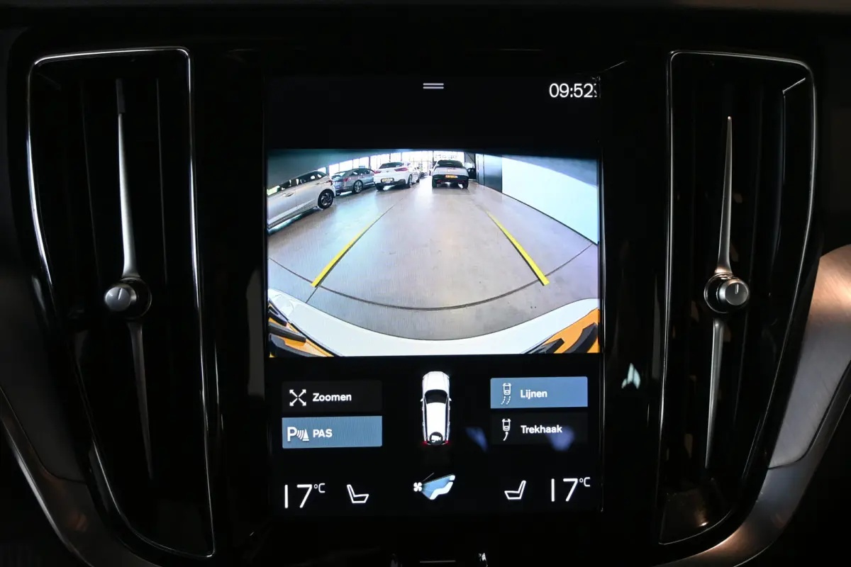 2.0 B3 Momentum Advantage Automaat Navigatie Stuur/Stoelverwarming Inruil Mogelijk!