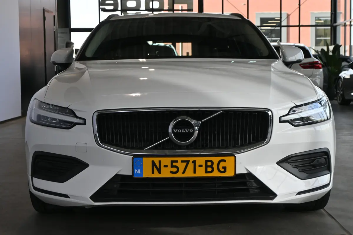 2.0 B3 Momentum Advantage Automaat Navigatie Stuur/Stoelverwarming Inruil Mogelijk!