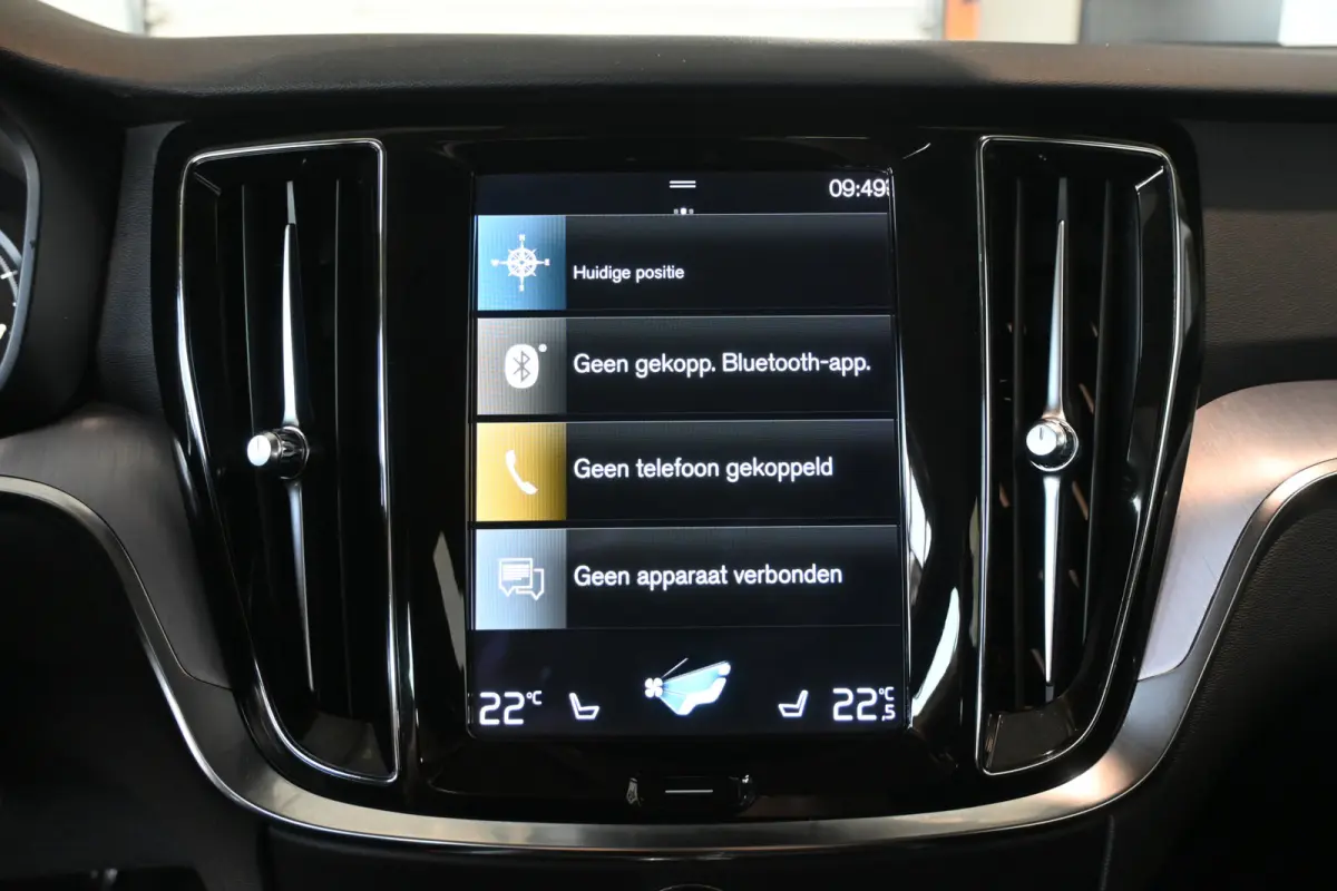 2.0 B3 Momentum Advantage Automaat Navigatie Stuur/Stoelverwarming Inruil Mogelijk!