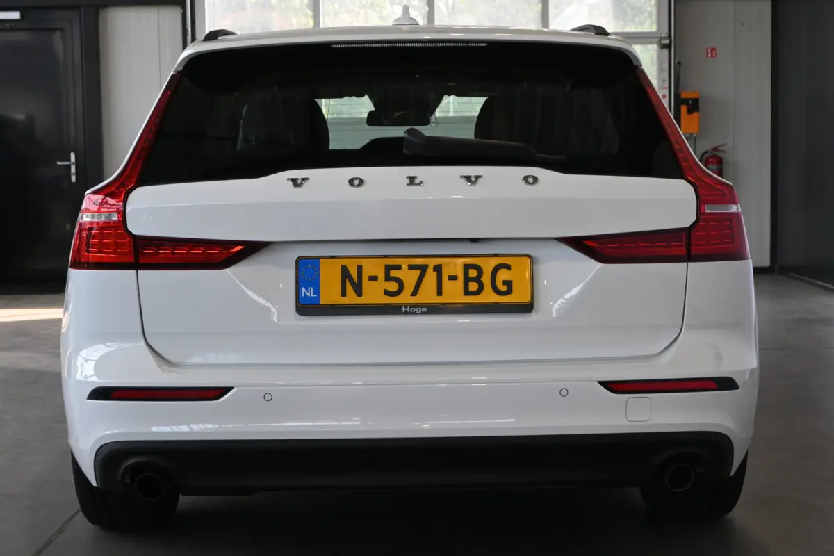 2.0 B3 Momentum Advantage Automaat Navigatie Stuur/Stoelverwarming Inruil Mogelijk!