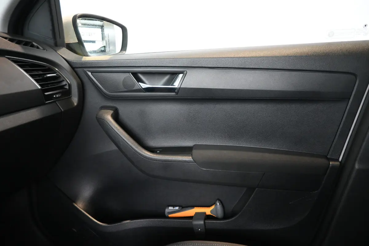 1.0 TSI Ambition Business Airco Navigatie Cruise Control Rijklaarprijs Inruil Mogelijk!