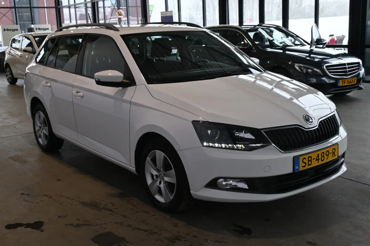 1.0 TSI Ambition Business Airco Navigatie Cruise Control Rijklaarprijs Inruil Mogelijk!