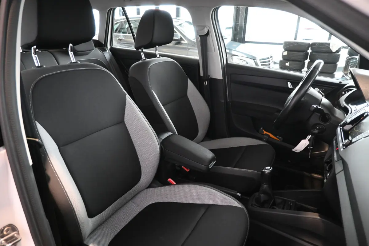 1.0 TSI Ambition Business Airco Navigatie Cruise Control Rijklaarprijs Inruil Mogelijk!