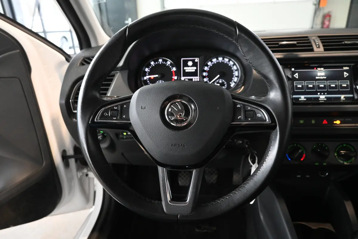1.0 TSI Ambition Business Airco Navigatie Cruise Control Rijklaarprijs Inruil Mogelijk!