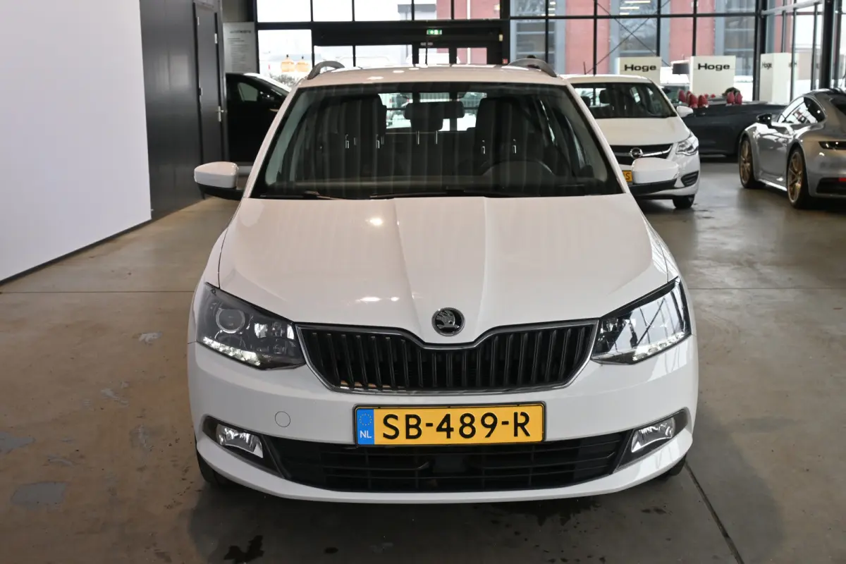1.0 TSI Ambition Business Airco Navigatie Cruise Control Rijklaarprijs Inruil Mogelijk!