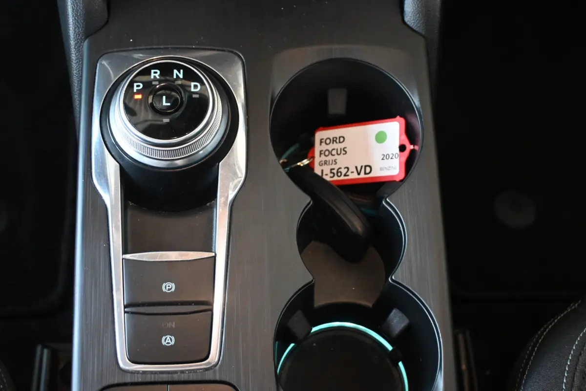 1.0 Active Business Automaat Navigatie Carplay LED Rijklaarprijs Inruil Mogelijk!