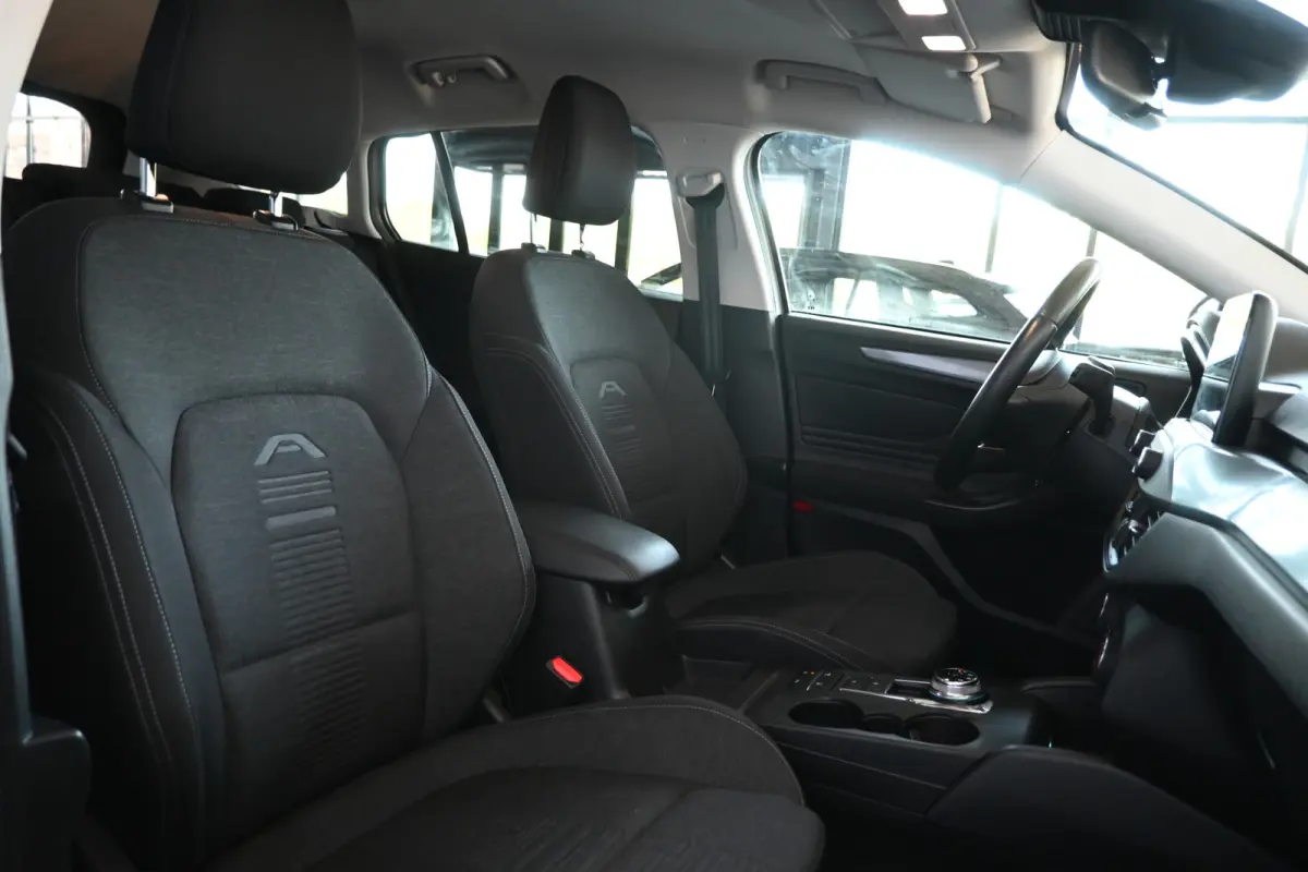 1.0 Active Business Automaat Navigatie Carplay LED Rijklaarprijs Inruil Mogelijk!