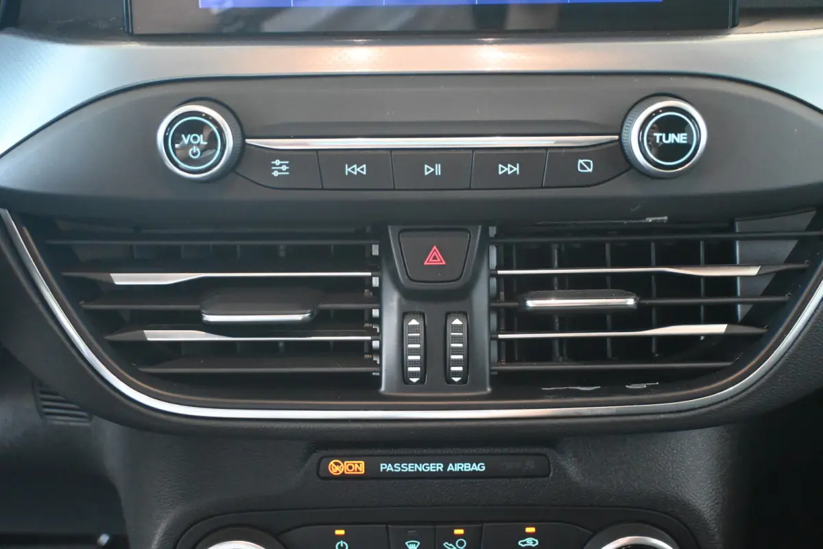 1.0 Active Business Automaat Navigatie Carplay LED Rijklaarprijs Inruil Mogelijk!