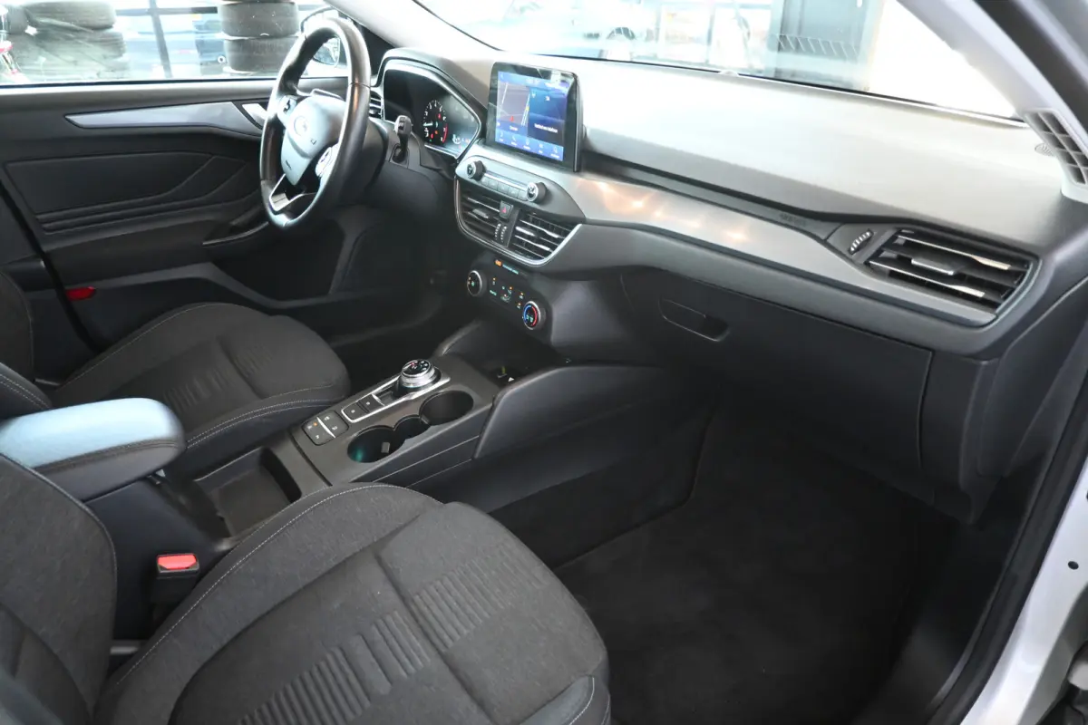 1.0 Active Business Automaat Navigatie Carplay LED Rijklaarprijs Inruil Mogelijk!